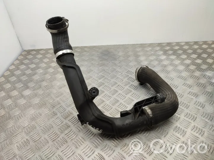 Volkswagen Tiguan Tube d'admission de tuyau de refroidisseur intermédiaire 1K0145770AE