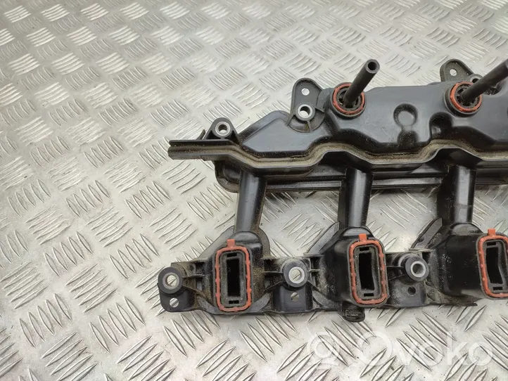 Opel Vivaro Intake manifold 8200924262