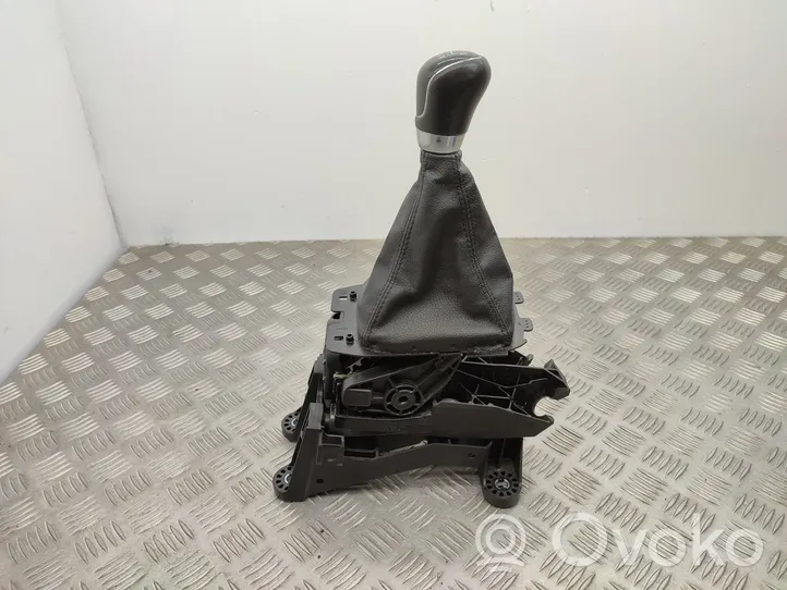 Ford Ecosport Vaihteenvalitsimen verhoilu C9B7A230292