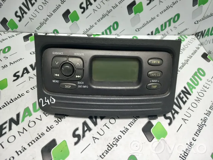 Toyota Yaris Verso Panel / Radioodtwarzacz CD/DVD/GPS 