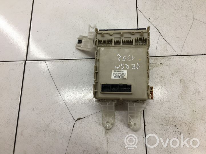 Toyota Verso Módulo de fusible 827300F051