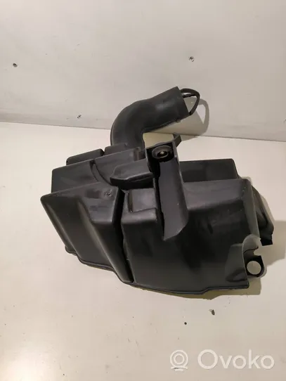 Ford Focus C-MAX Intake resonator 3M519F763BK