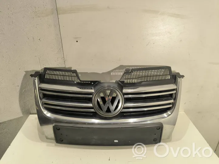 Volkswagen Golf V Grotelės priekinės 1K5853351