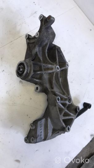 Volkswagen PASSAT B5 Support de pompe de direction assistée 