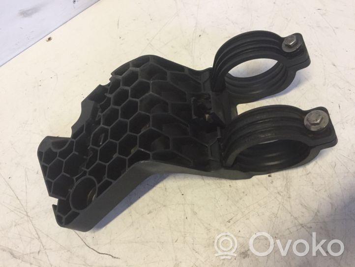 BMW X5 E70 Staffa/supporto di montaggio del filtro carburante 70314607