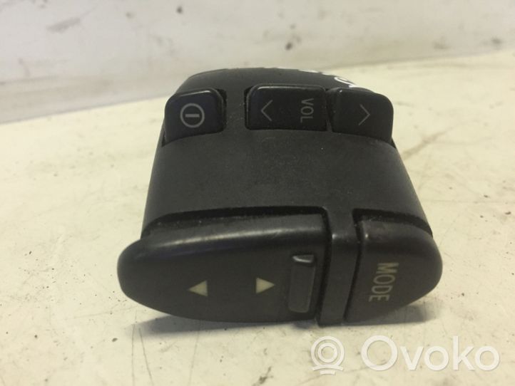 Toyota Avensis T220 Interruttore/pulsante di controllo multifunzione 8623020010