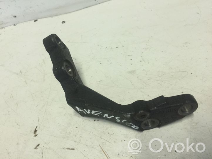 Toyota Avensis T220 Supporto di montaggio scatola del cambio 3311903010