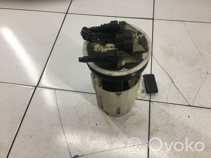 Nissan Almera N16 Pompe à carburant 0520300006