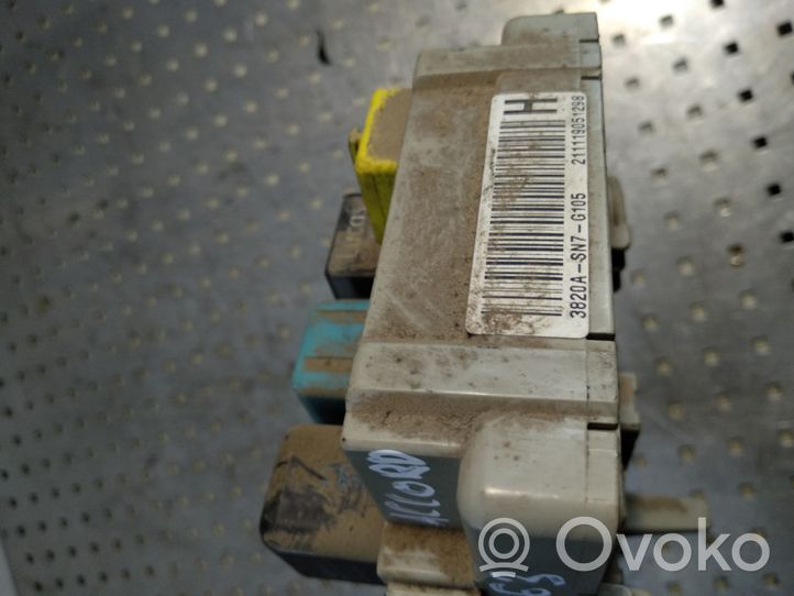 Honda Accord Module de fusibles 0567008250