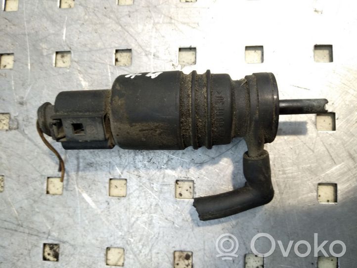 Audi A4 S4 B5 8D Pumpe Scheibenwaschanlage 1J0973722