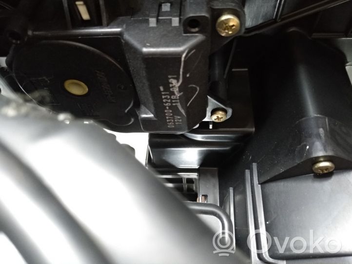 Toyota Avensis T220 Sisälämmityksen ilmastoinnin korin kokoonpano 0637006231