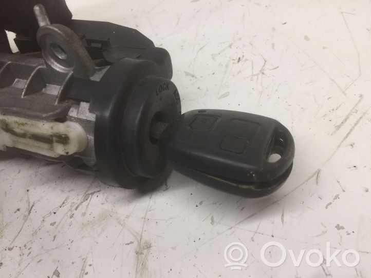 Toyota Avensis T220 Ignition lock 897800502