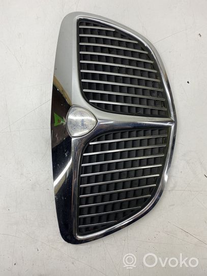 Lancia Musa Front bumper upper radiator grill 735349457