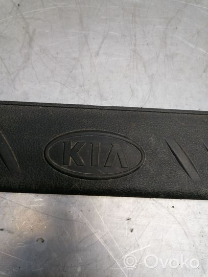 KIA Carens II Listwa progowa tylna 858831D100