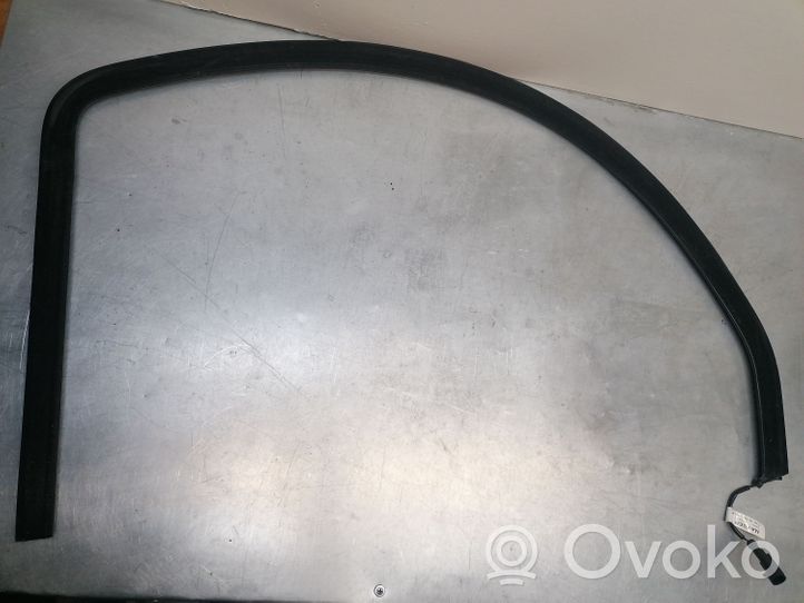 Alfa Romeo 147 Rubber seal front door window/glass 