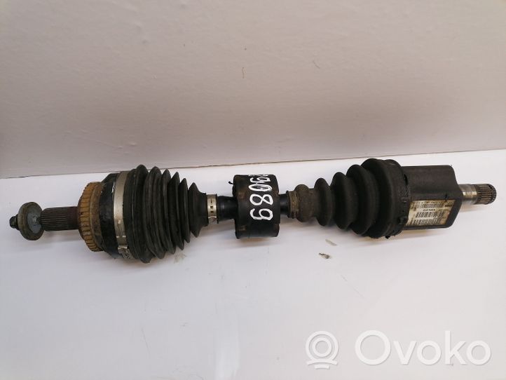 Volvo V70 Передняя полуось P8689210