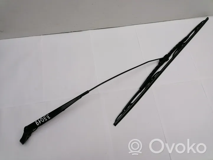 Mercedes-Benz Vaneo W414 Front wiper blade arm A1688201144