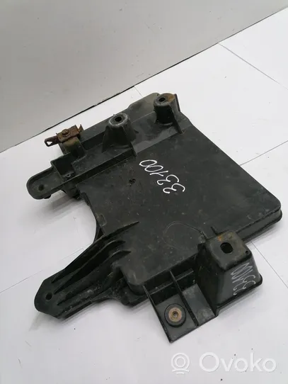 Mitsubishi Colt Boîte de batterie 8201A084