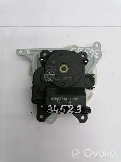 Toyota Avensis T250 Moteur / actionneur de volet de climatisation AE0637008610