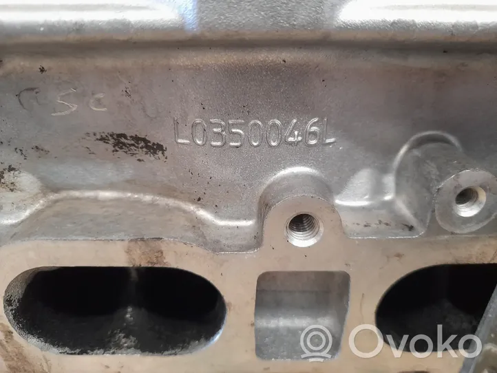 Hyundai Trajet Culasse moteur L0350046L