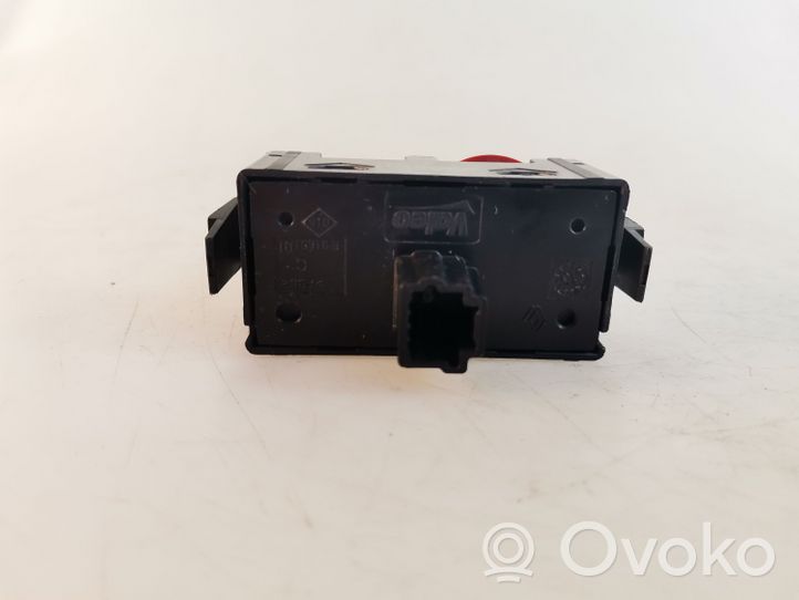 Renault Kangoo II Hazard light switch 252105246R