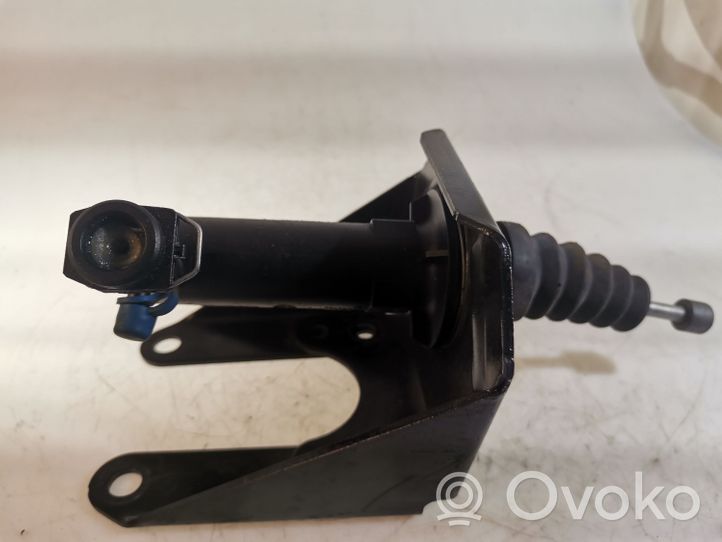 Opel Movano B Master brake cylinder 306204410R