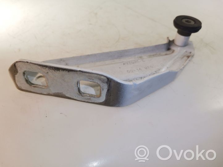 Renault Kangoo II Guida/cerniera inferiore del rullo del portellone scorrevole 497626E