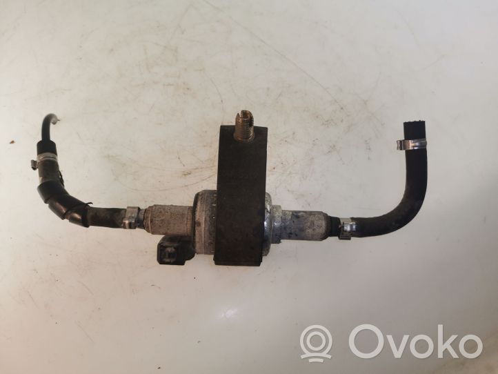 Volkswagen Transporter - Caravelle T5 Webasto auxiliary heater fuel pump 9012868C