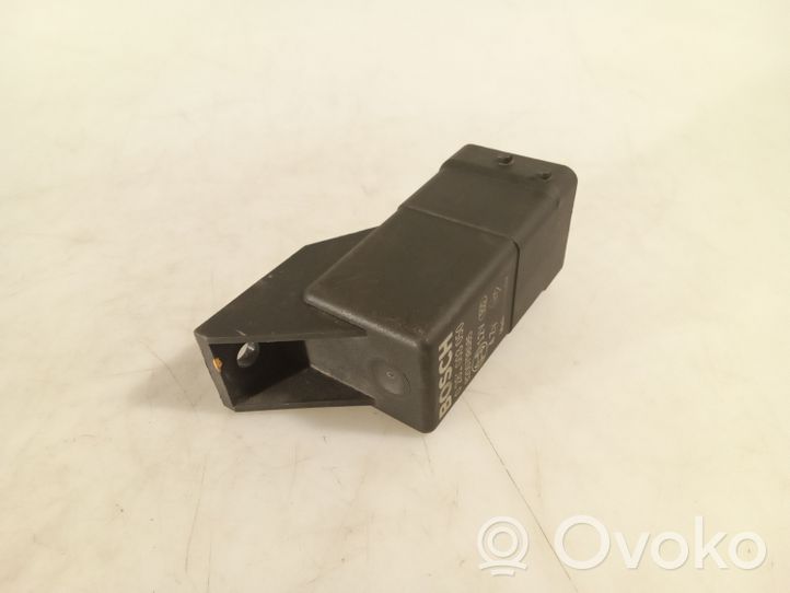 Opel Vivaro Glow plug pre-heat relay 0281003050