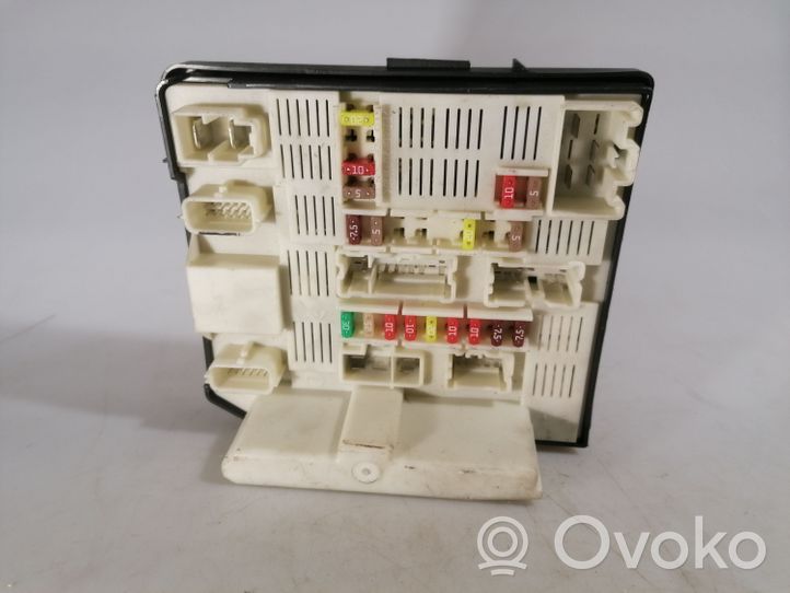 Opel Movano B Modulo fusibile 284B00009R