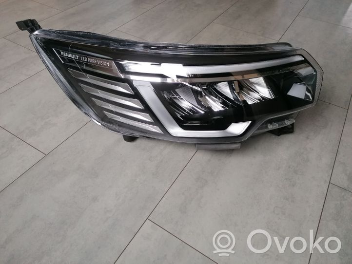 Renault Trafic III (X82) Lampa przednia 260102899R