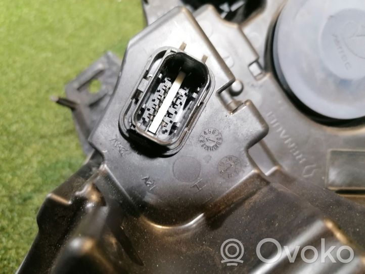 Opel Movano B Headlight/headlamp 260604857R