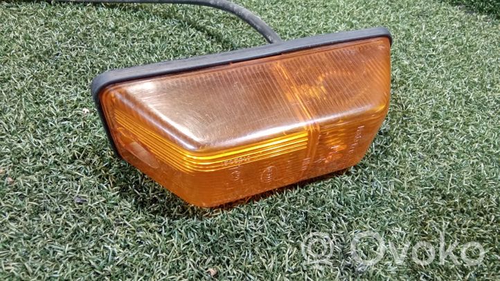 Mercedes-Benz Sprinter W901 W902 W903 W904 Front fender indicator light 