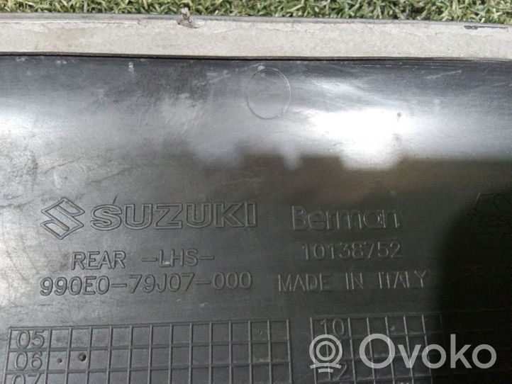 Suzuki SX4 Takaoven lista (muoto) 10138752