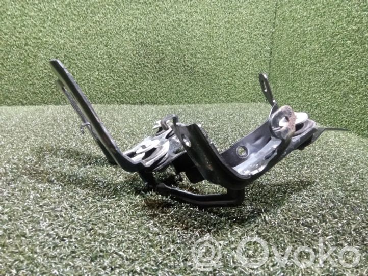 A0035475G Renault Master III Power steering pump mounting bracket 