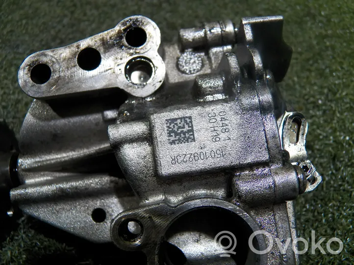 Renault Master III Oil pump 150109223R