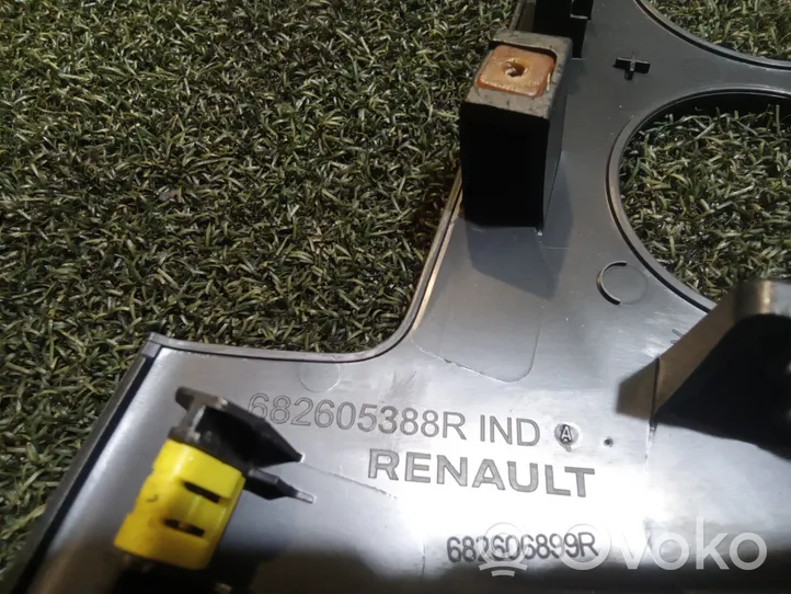 Renault Master III Dekoratyvinė apdailos juostelė 682605388R