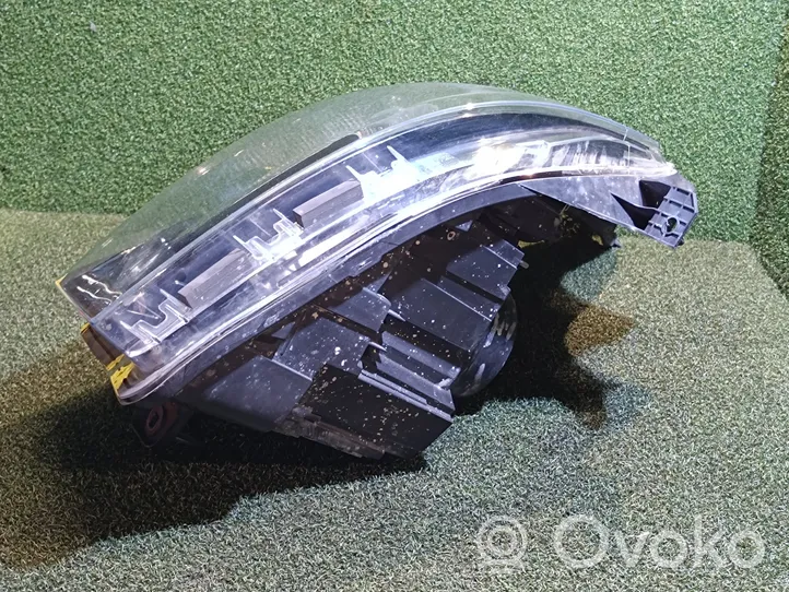 Opel Vivaro Headlight/headlamp 93461915