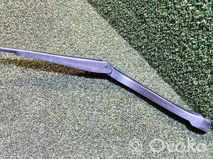 Opel Vivaro Front wiper blade arm 288864419R