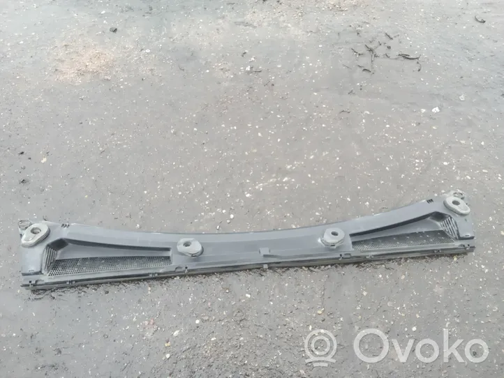 Opel Vivaro Rivestimento del tergicristallo 668114748R