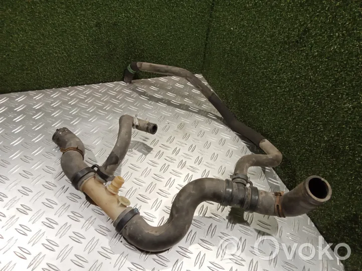 Opel Movano B Tuyau de liquide de refroidissement moteur 1800468215