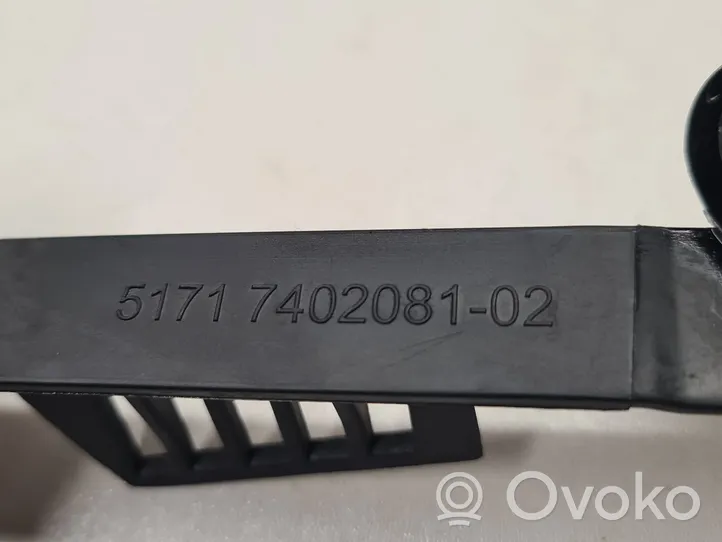 BMW 3 F30 F35 F31 Altra parte del vano motore 7402081