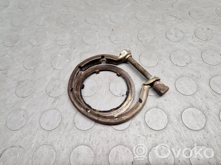 BMW 1 F20 F21 Muffler pipe connector clamp 8512137