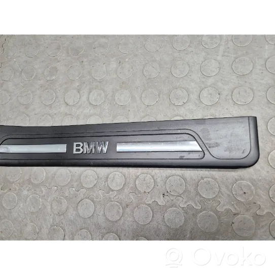 BMW 7 E38 Moldura protectora del borde trasero 8220228