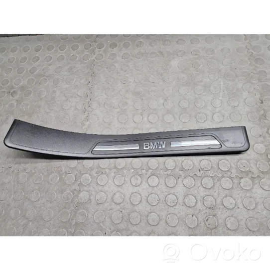 BMW 7 E38 Moldura protectora del borde trasero 8220228