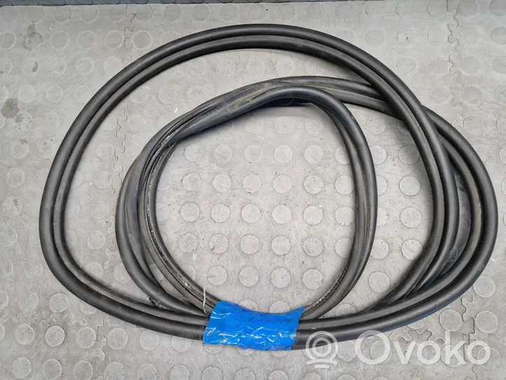 BMW 5 E60 E61 Trunk rubber seal (body) 