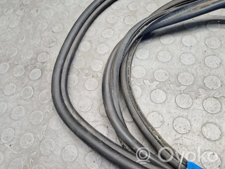 BMW 5 E60 E61 Trunk rubber seal (body) 