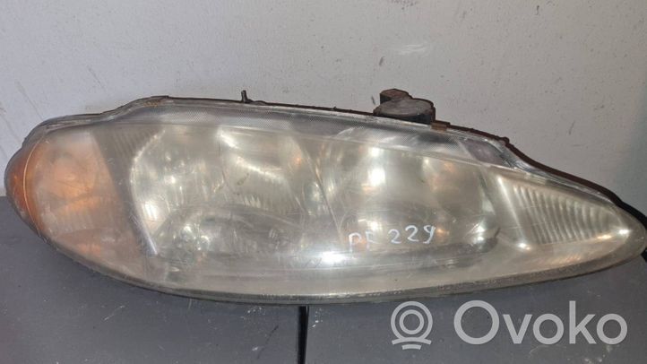 Dodge Intrepid Lampa przednia 083331155