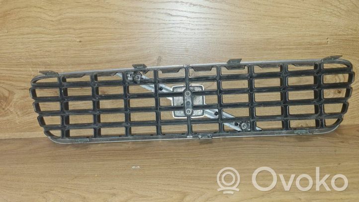 Volvo S60 Front bumper upper radiator grill 9190740