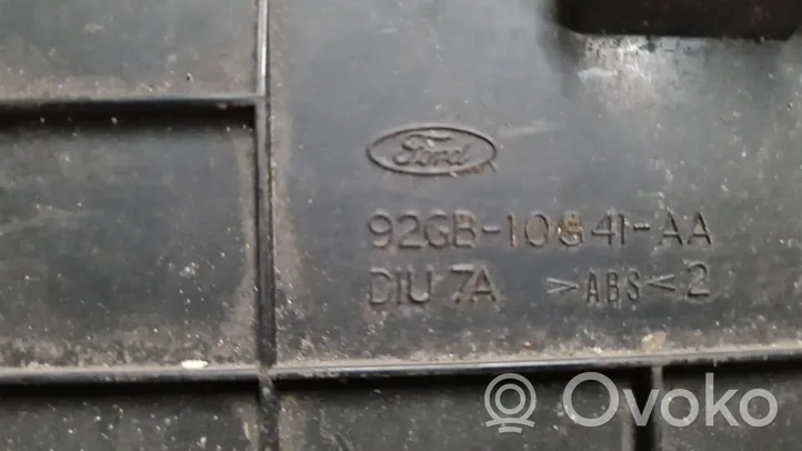 Ford Scorpio Spidometras (prietaisų skydelis) 92GB10841AA